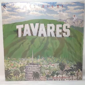 Tavares Sky High Capitol Records ST-11533 1976 LP Vinyl 1976 LP Shrink - Imagen 1 de 4