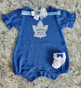 Maple Leafs newborn/baby clothes Maple Leaf baby gift Toronto hockey baby gift - Picture 1 of 2