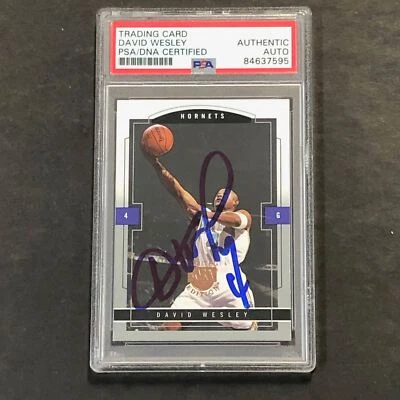 Tarjeta firmada por David Wesley Fleer #18 de la NBA Fleer 2003-04 AUTO PSA Slabbed Hornets Foto 1 de 2