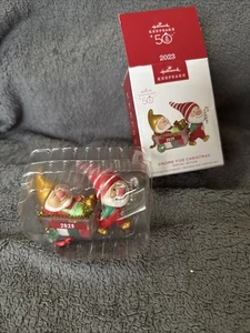 Hallmark Keepsake Ornament 2023 Edición Especial Gnomo Para Navidad Nuevo en Caja 50 Anin - Imagen 1 de 5