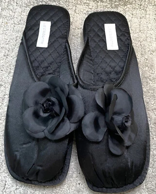 Chinelos femininos Liz Claiborne preto cetim acabamento floral XL 9.5 10 10.5 NOVO - Imagem 1 de 4