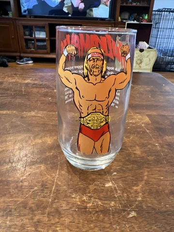 Vintage 1985 Titan Sports WWF Hulk Hogan Hulkamania 5" Glass Cover