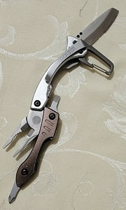 GERBER CRUCIAL-MULTI-TOOL-KNIFE/PLIERS/SCREW DRIVER/BELT LOOP/BOTTLE OPENER-USED