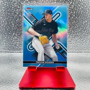 2022 Topps Finest #65 Tervor Rogers refractor azul cielo/300 - Imagen 1 de 2