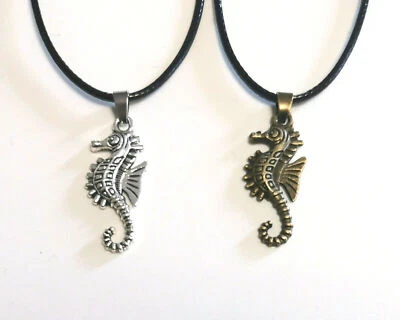 Collana Ciondolo Cavalluccio Marino Bronzo/ Argento Portafortuna vintage unisex - Immagine 1 di 3