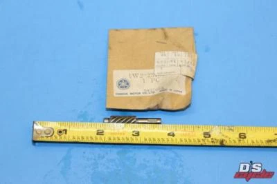 Nuevo de Lote Antiguo Yamaha Medidor Gear IT175 IT250 IT400 IT425 TT250 TT500 1W2-25138-00  Foto 1 de 4