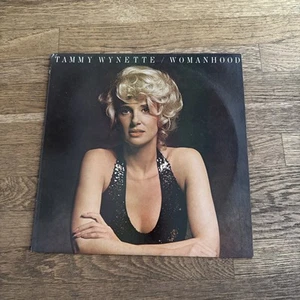 TAMMY WYNETTE-WOMANHOOD-1978-EPIC/CBS-10 TRACKS-12" VINYL LP RECORD - Picture 1 of 2