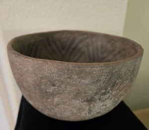 präkolumbianische Keramikschale hergestellt von amerikanischen Ureinwohnern, 8" breit x 5,5" hoch - Bild 1 von 11