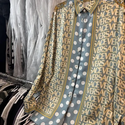 Camisa con estampado de logotipo de lunares VERSACE Tamaño: 46 (170/68A)... - Imagen 1 de 4