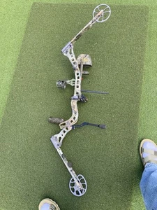 Ross CR334 Compound Bow  - Picture 1 of 16