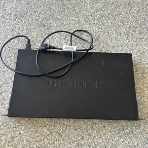 TRENDnet TPE-1620WS 16-Port Gigabit Web Smart PoE+ Switch - Picture 1 of 5