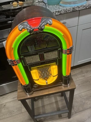 Wurlitzer Mini Bubbler Jukebox Model WR-18 - Image 1 of 3
