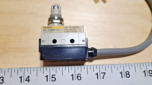 OMRON SHL-Q2255-MR Motoman 132245-4 Limit Switch w/ Roller (B2.27) - Picture 1 of 3