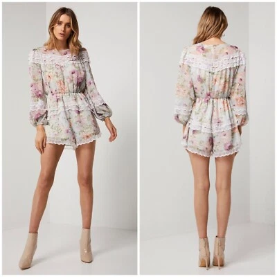 Mameluco de encaje floral Elliatt Karishma talla mediana Foto 1 de 4