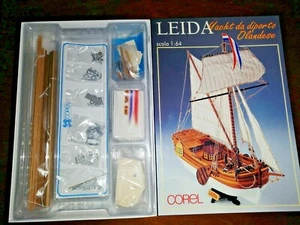 KIT MONTAGGIO LEIDA YACHT DA DIPORTO OLANDESE 1:64 COREL SM57 - Foto 1 di 1