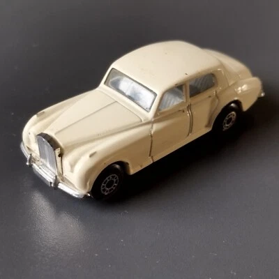MATCHBOX . Made in Macau. 1985. Rolls-Royce Silver Cloud. White. - Image 1 of 4