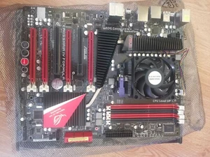 ASUS Crosshair IV Formula (Rev. 1.02G), Mainboard Chipsatz AMD 890FX, Sockel AM3 - Zdjęcie 1 z 3