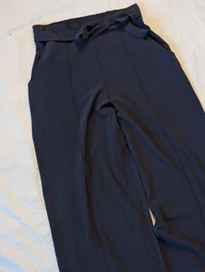 Pantaloni Lululemon donna neri gamba larga fluenti tempo libero cravatta vita noir 29 vita - Foto 1 di 10
