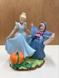 Disney WDCC Magic Memories Cinderella Figurine - Picture 1 of 7