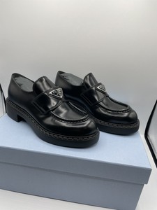 Preços baixos em Mocassim Feminino PRADA Couro Superior | eBay
