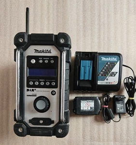 MAKITA Baustellenradio DMR105 DAB+/FM Radio + 1x Akku + Ladegerät - Bild 1 von 12