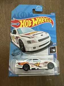 Hot Wheels 2021 2010 Chevy Impala #209/250 - Picture 1 of 2