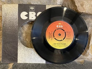 Johnny Cash - One Piece At A Time / Go On Blues - 7" Vinyl Single 1976 CBS 4287 - Bild 1 von 4