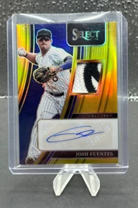 2022 Panini Seleziona Materiali Firmati Josh Fuentes Gold Prizm #/10 - Foto 1 di 3