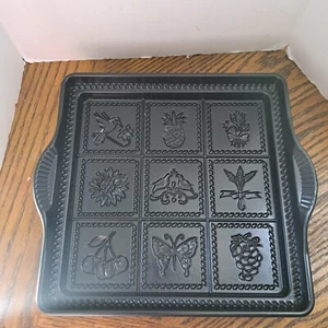Shortbread Pan By Nordic Ware 9 Squares - Picture 1 of 10