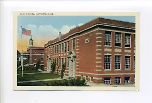 Postal antigua de Maynard MA Mass, escuela secundaria, bandera - Imagen 1 de 2