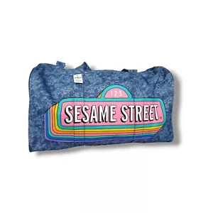 NEU Sesamstraße Place Park exklusive große Retro Logo Denim Print Seesack - Bild 1 von 7