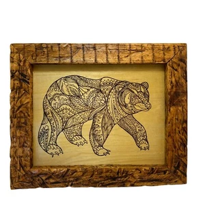 Obra de arte enmarcada en madera oso artista firmado hecho a mano marco de madera quemada - Imagen 1 de 13