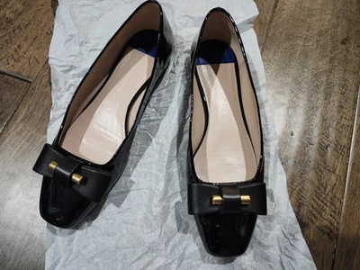 Arco plano de charol negro Stuart Weitzman 6,5 Foto 1 de 4