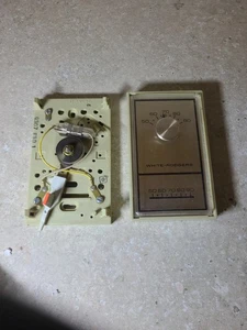 USED White-Rodgers Vertical Mount Analog Thermostat 1E30-913 - Picture 1 of 16