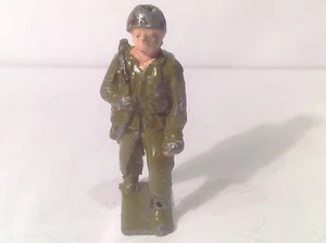 Soldat von Cherilea (Gr 331) beschädigte Waffe und Delle zum Gießen von Loch im Kopf - Bild 1 von 9