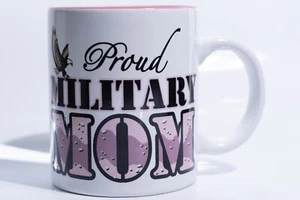 Stolze Militärmutter Keramik 10 Unzen Kaffeebecher Tasse Pink Camo Adler USA - Bild 1 von 5