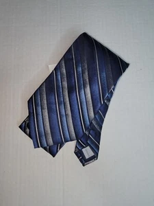 NEW PIERRE CARDIN men's tie 100% Silk Made in China - Picture 1 of 3