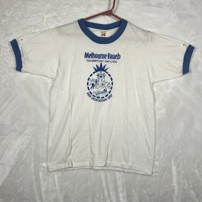 Camiseta Lg 1985 De Colección Melbourne Beach, FL Años 80 Puntada Única EE. UU. Muelle Dedicación Día Foto 1 de 4