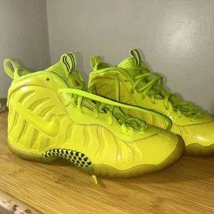 Size 6.5 Y- Nike Little Posite One Mid Volt Yellow CW1593-702 - Picture 1 of 7