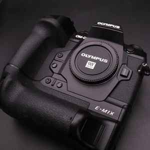 Olympus OM-D E-M1X solo cuerpo - obturador 3899 como nuevo - cámara profesional - envío rápido JPN - Imagen 1 de 16
