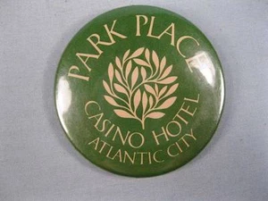 Park Place Casino Hotel Pinback Button Atlantic City Green & White Metal (O) - Picture 1 of 2