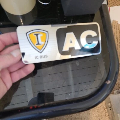 NUEVO EMBLEMA INTERNACIONAL IC BUS AC Foto 1 de 4