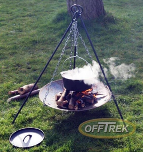 BUSHCRAFT / CAMPING - Juego profesional de trípode de fogata, disco de fuego de 24" y *horno holandés de 4,25 L - Imagen 1 de 6