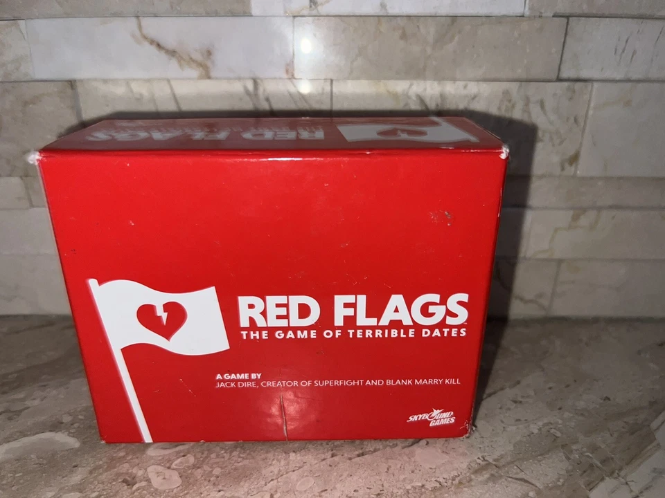 GRIM RABBIT GAMES BANDERAS ROJAS EL JUEGO DE FECHAS TERRIBLES JUEGO DE CARTAS NUEVO ENVÍO RÁPIDO Foto 1 de 4