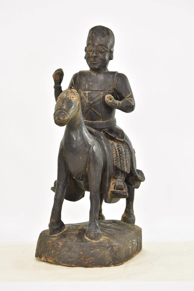 Antigua estatua china tallada en madera negra/escultura de un hombre a caballo Foto 1 de 4