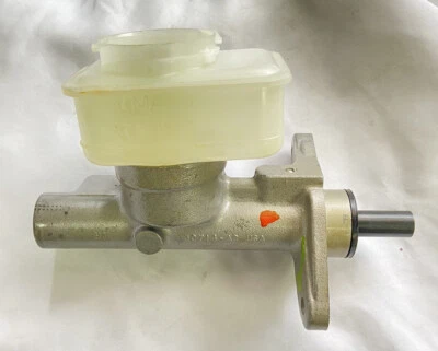 Cilindro maestro de freno MC39890 para Acura Legend 1988 con depósito Foto 1 de 4