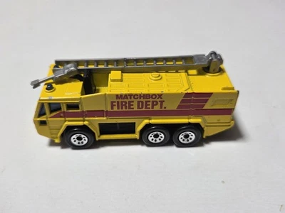 Camión de bomberos Matchbox 1992 aeropuerto camión de bomberos amarillo 1:124 diecast usado en excelente estado C76 Foto 1 de 4