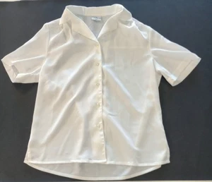 Camisa blanca con botones de manga corta y cuello Truly Classic para mujer - Imagen 1 de 6