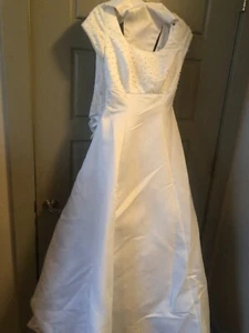 Montique Collections Women's Large tank embroidered crystals Wedding Dress - Picture 1 of 5