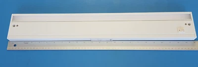 LUMINARIA BAJO GABINETE LED 24" Regulable Blanco, 3000K 120VAC / 13,5W Foto 1 de 4